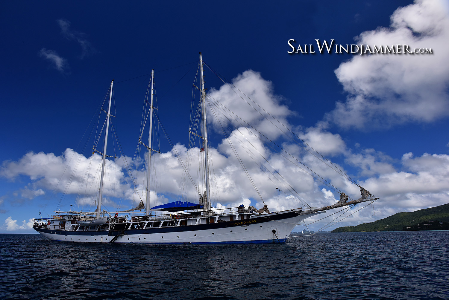AOP_4976_2.jpg